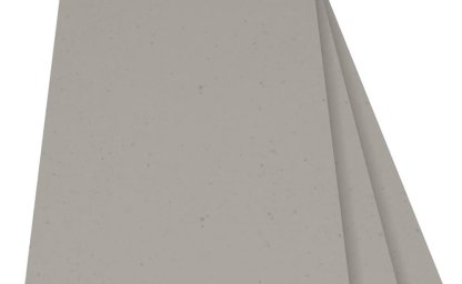 Die Schamotteverkleidung des Kamins sorgt für eine ausreichende Isolierung.